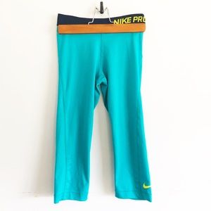 Cropped Nike Leggings Teal